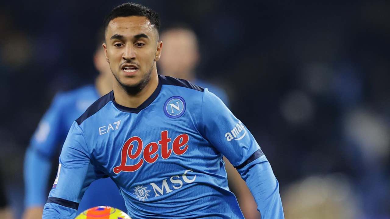 Adam Ounas in azione