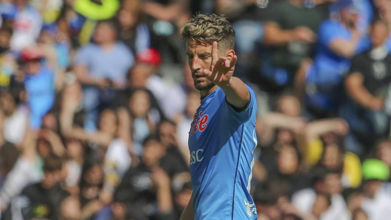 Mertens addio ufficiale