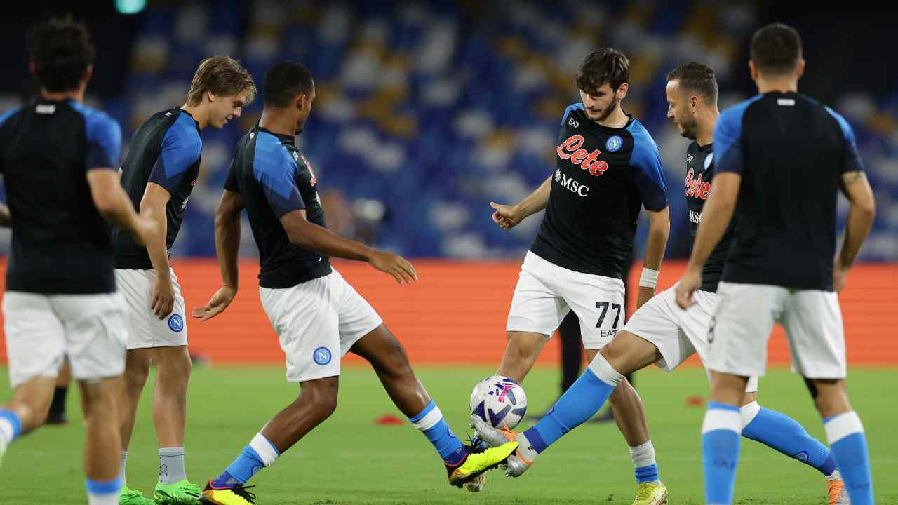 Giocatori Napoli in riscaldamento