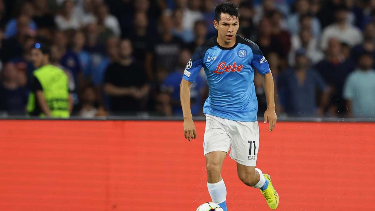 Lozano corre Napoli