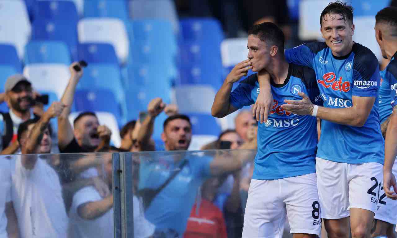 Raspadori festeggia il gol col Napoli