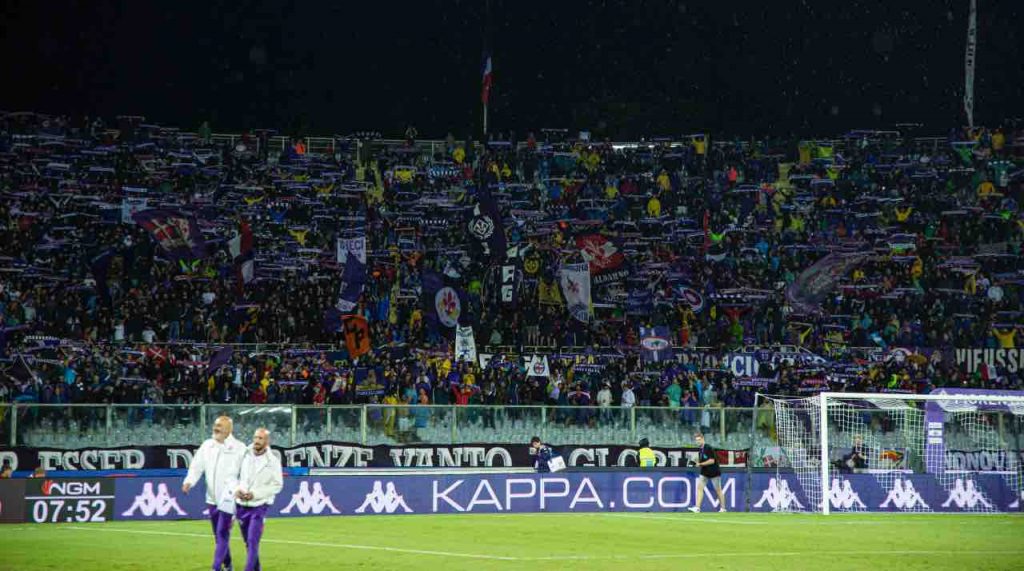 Tifosi della Fiorentina allo stadio