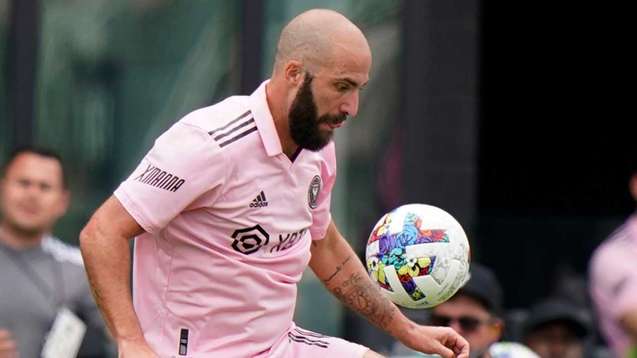 Higuaini in campo con l'Inter Miami