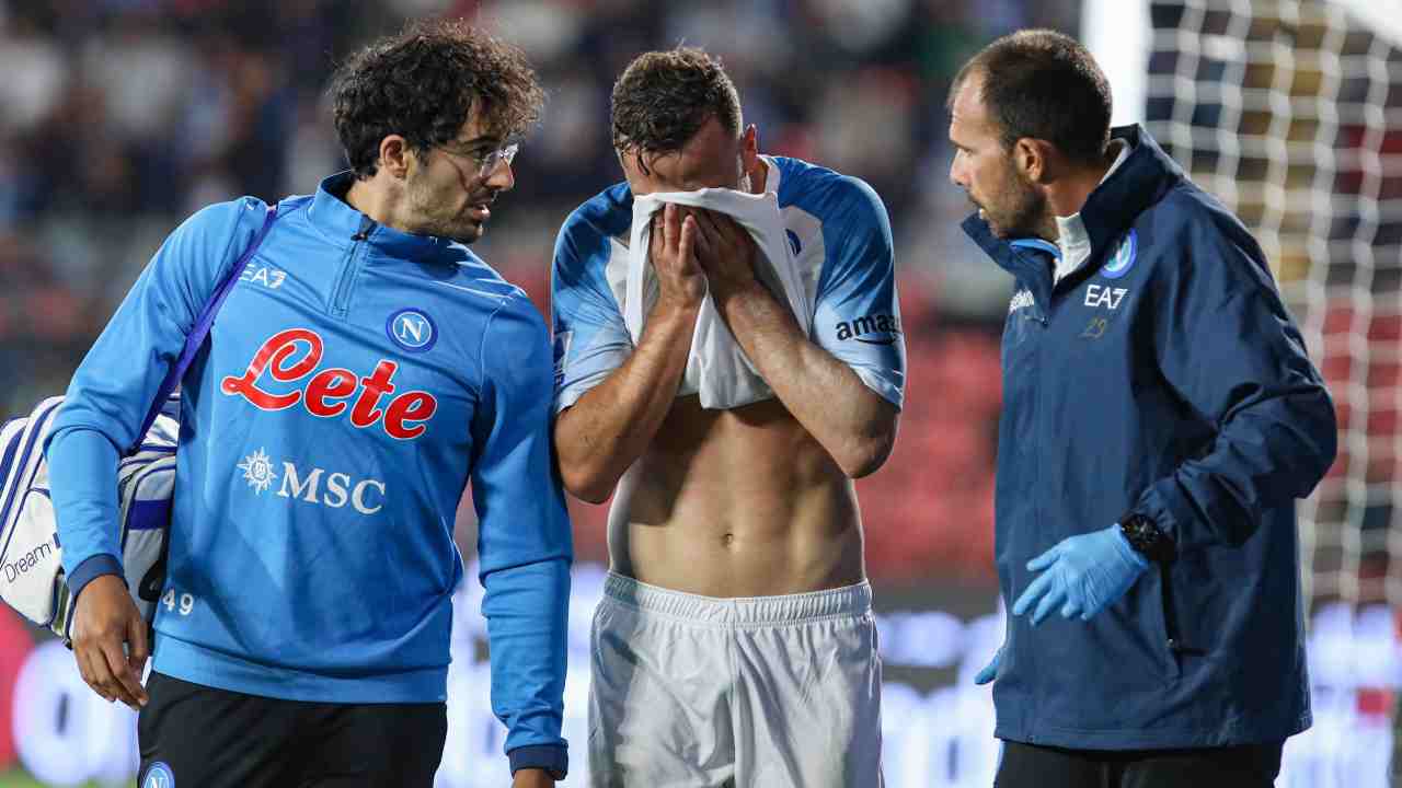 Rrahmani lascia il campo Napoli 