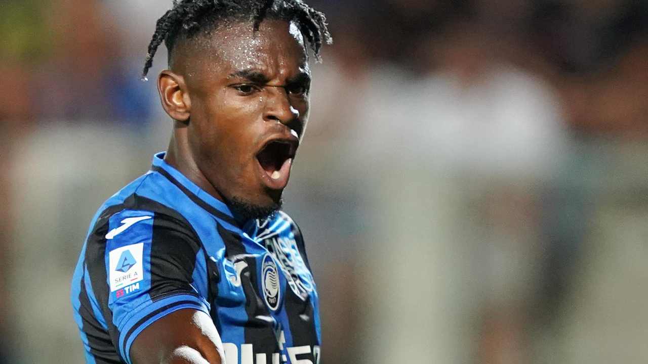 Zapata in campo con l'Atalanta