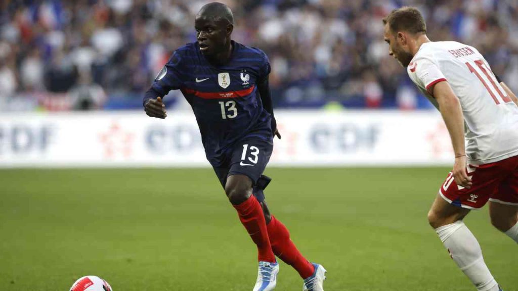 Kanté con la maglia della Francia