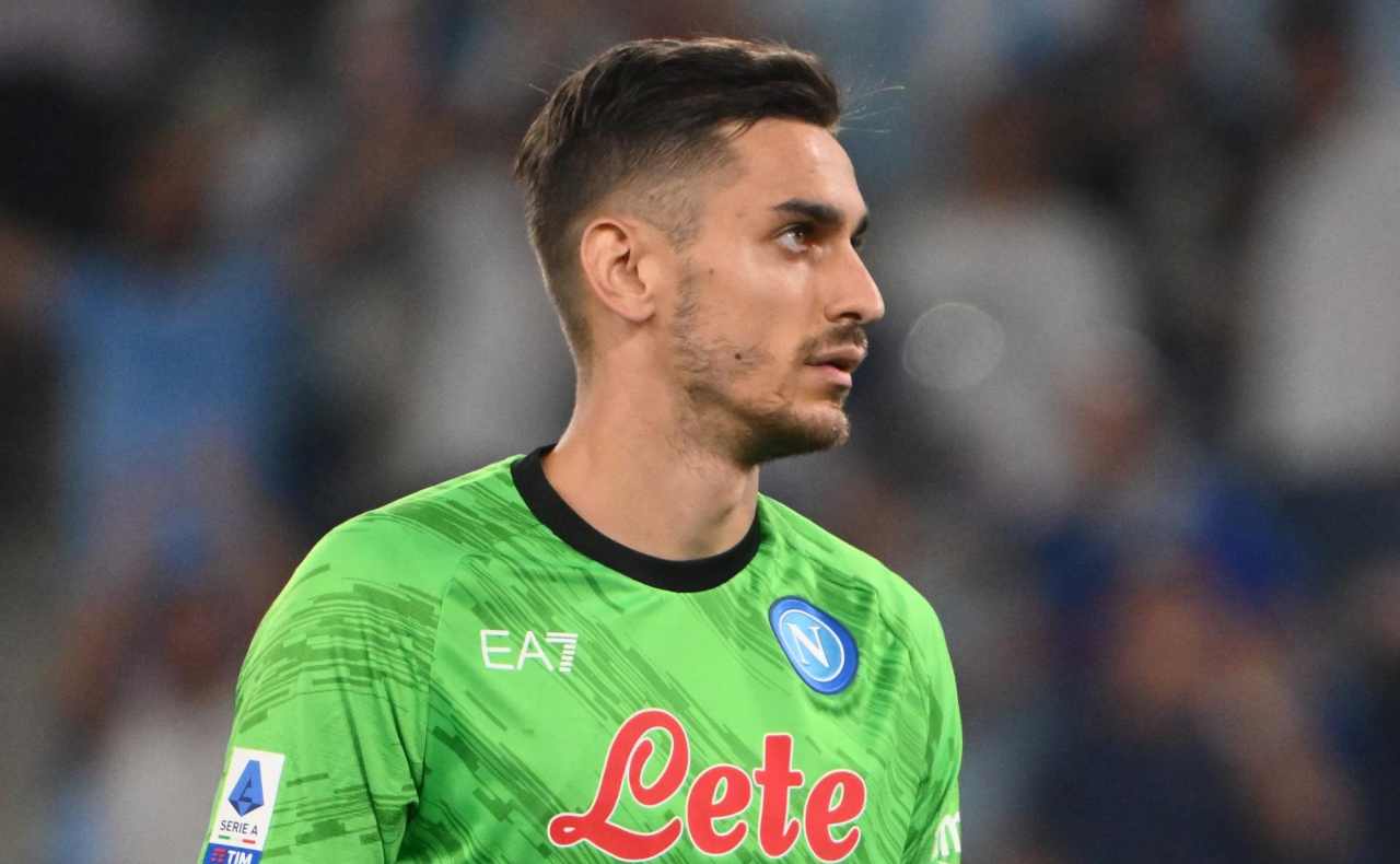 Napoli, Meret in campo