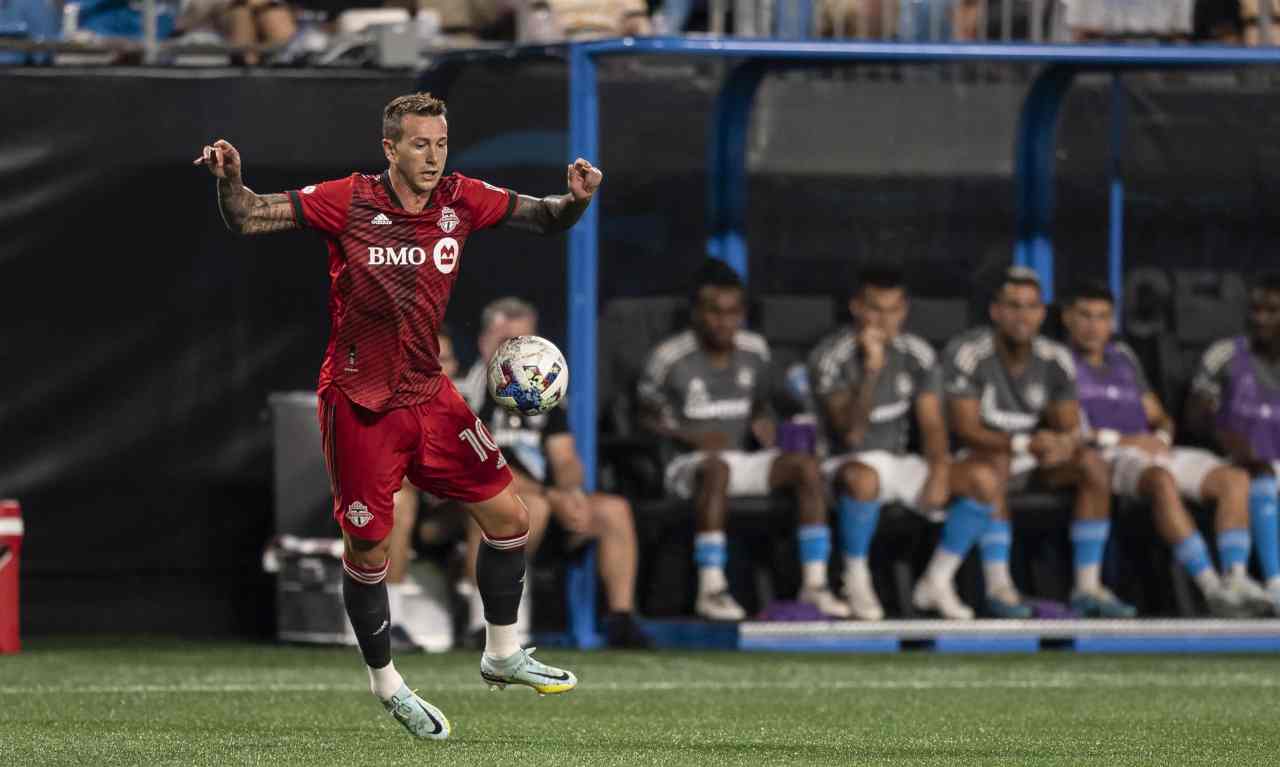 Bernardeschi porta palla 