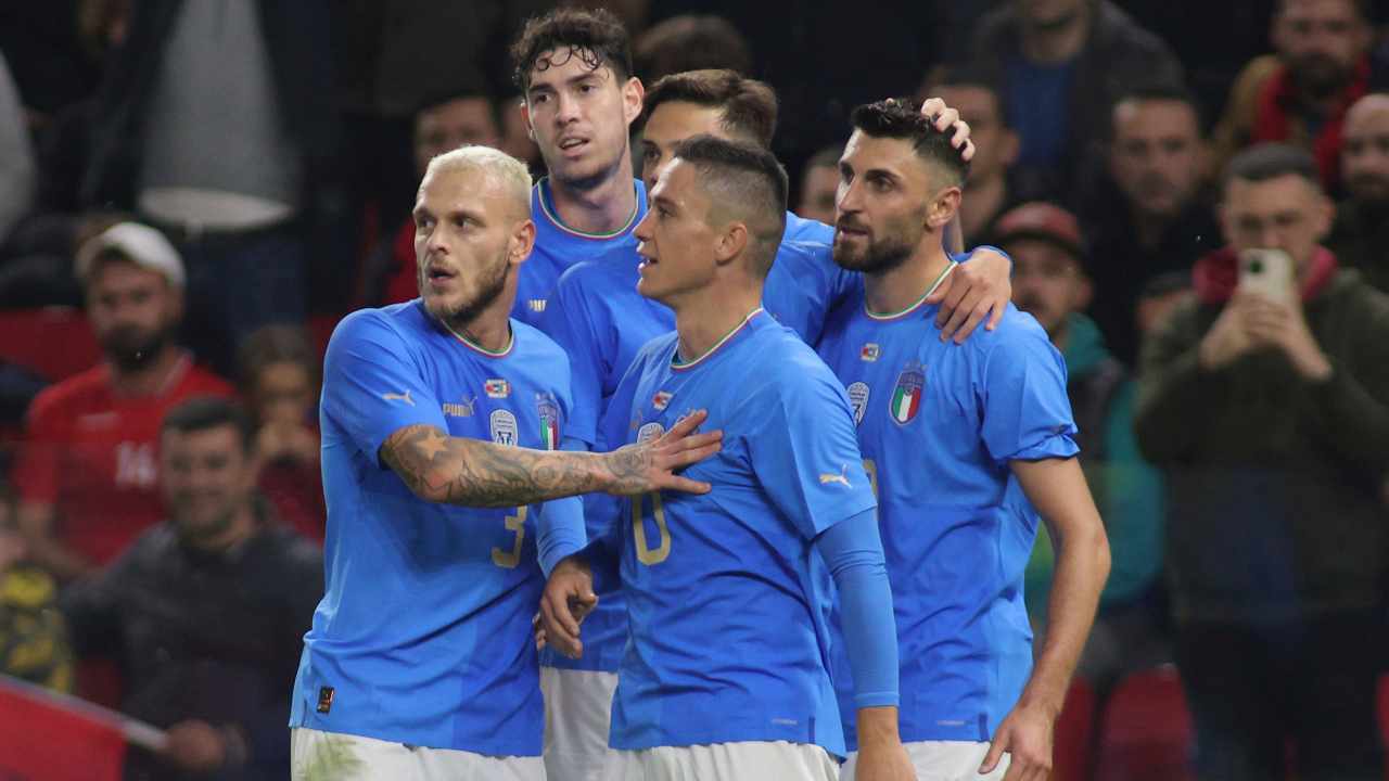 Giocatori della Nazionale Italiana abbracciati