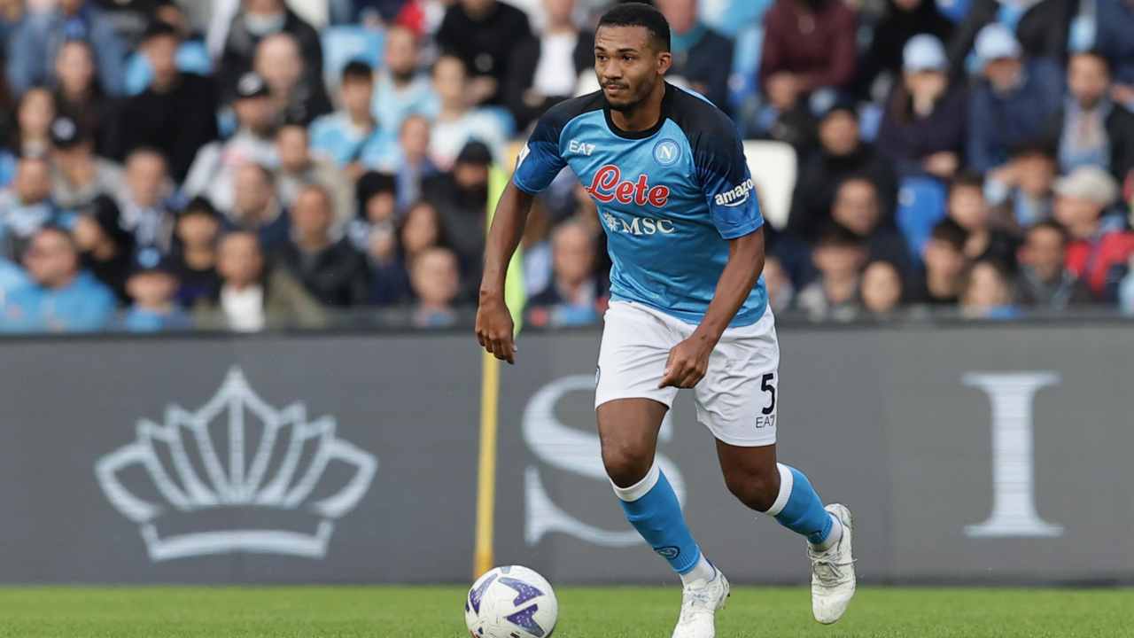 Juan Jesus in campo con il Napoli