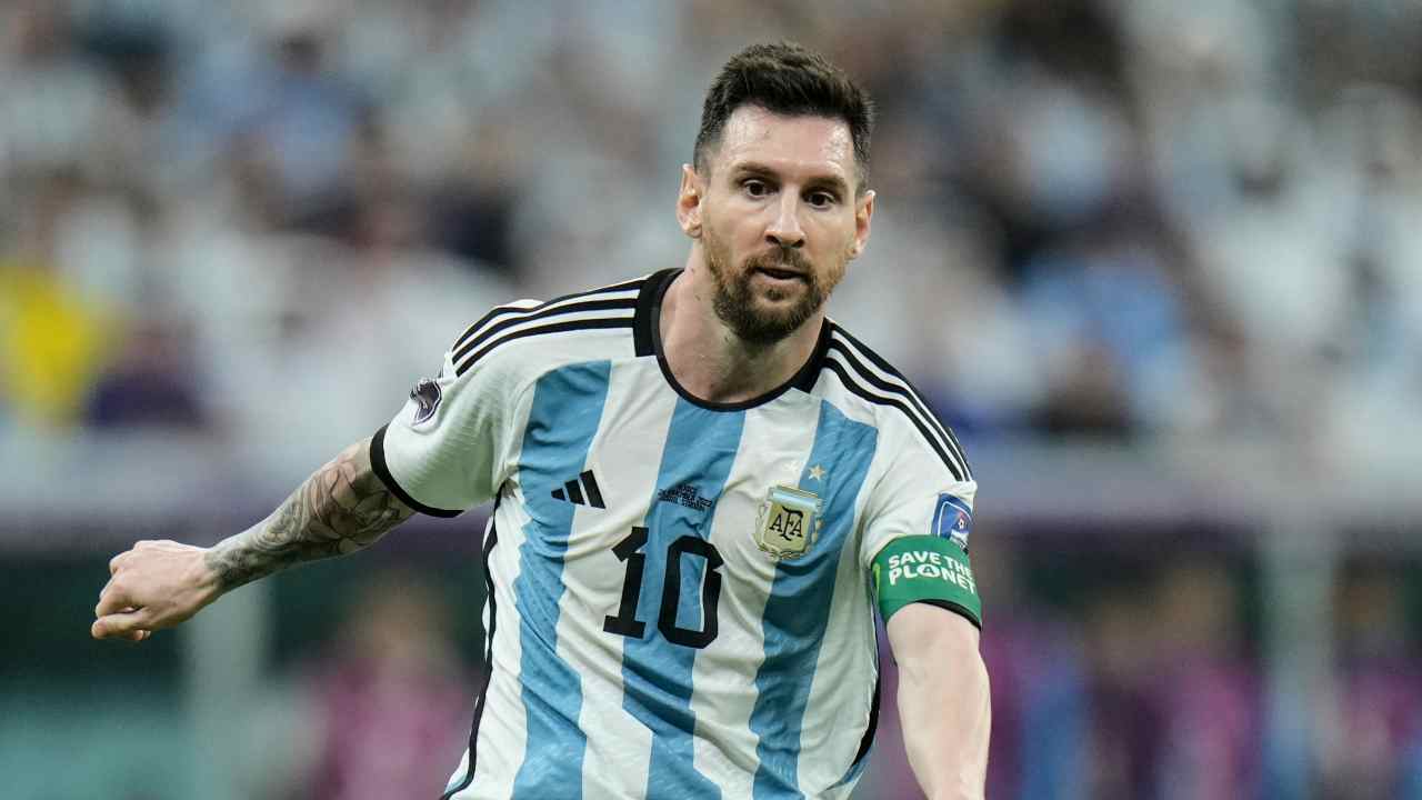 Torna il confronto tra Maradona e Messi 