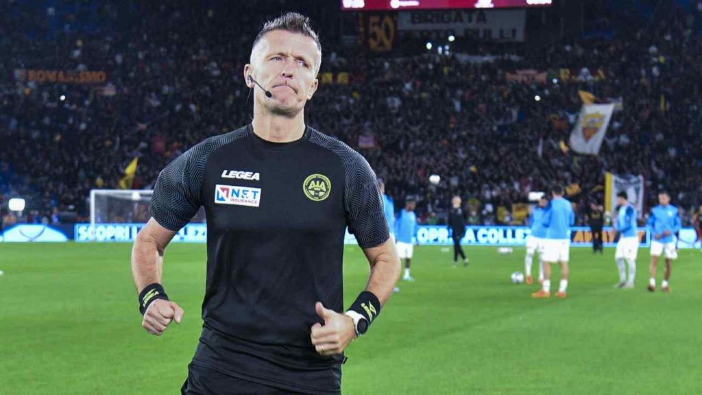 Orsato in campo per arbitrare Italia