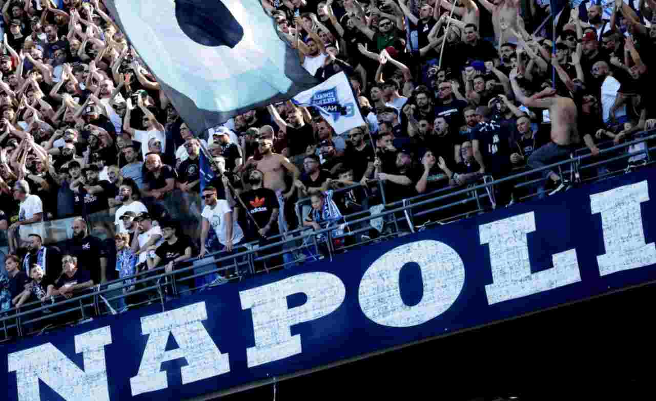 Napoli, tifosi sugli spalti