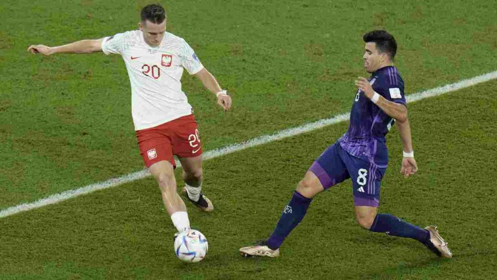 Zielinski con la maglia della Polonia