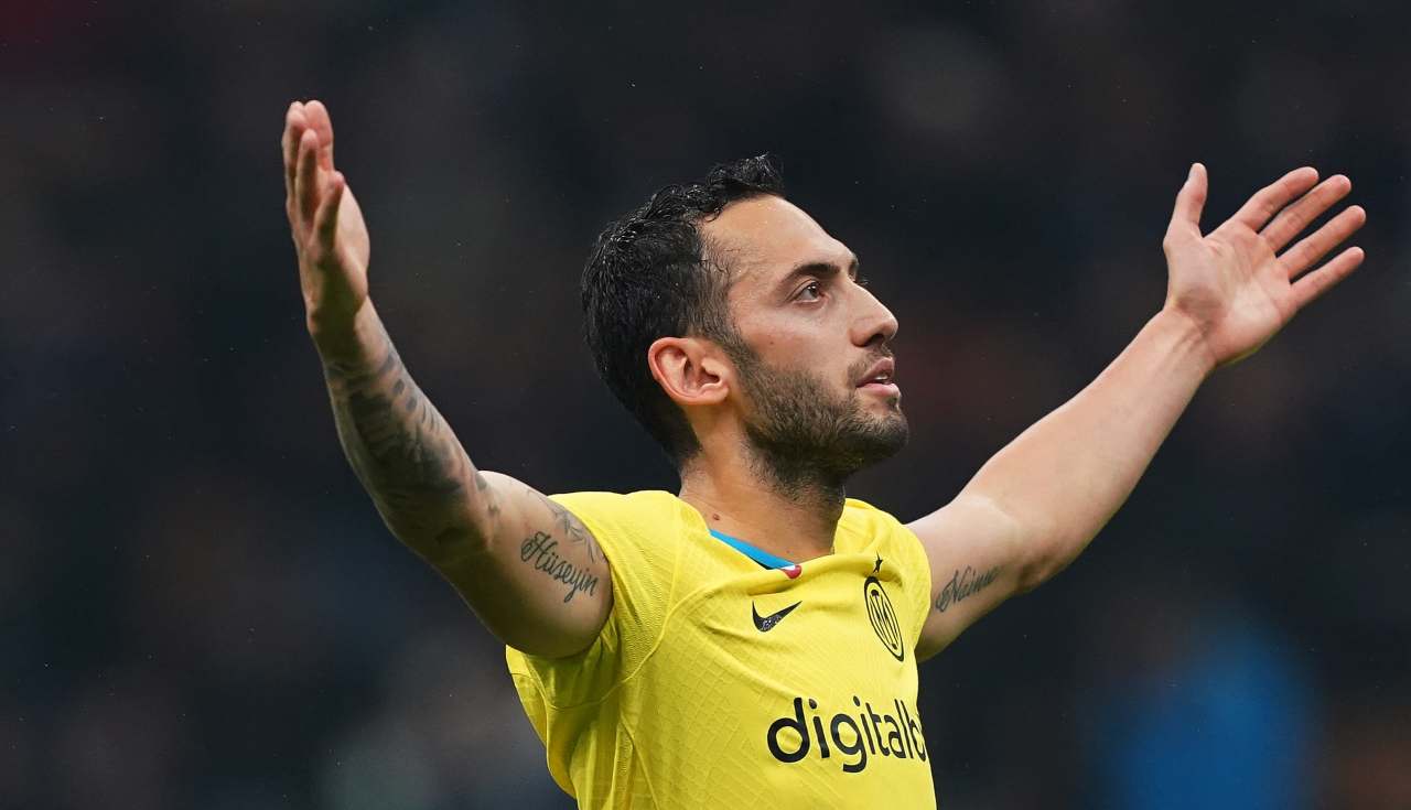 Calhanoglu esulta