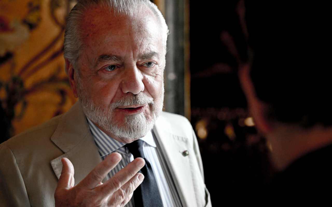 De Laurentiis pensieroso 