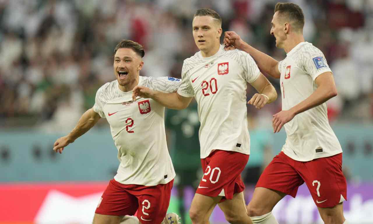 Zielinski festeggia il gol all'Arabia Saudita