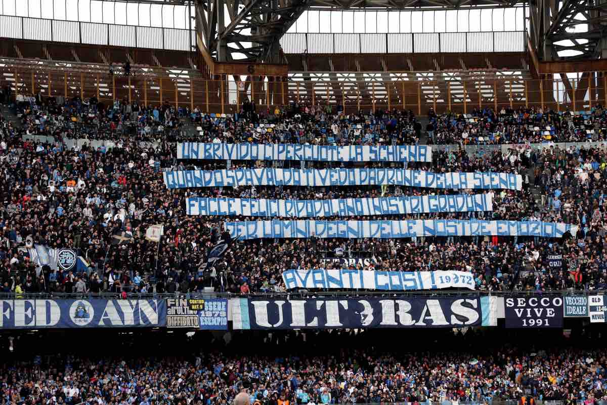 Striscione tifosi del Napoli