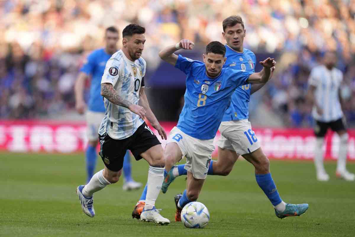 Jorginho sfida Messi nelle Finalissima