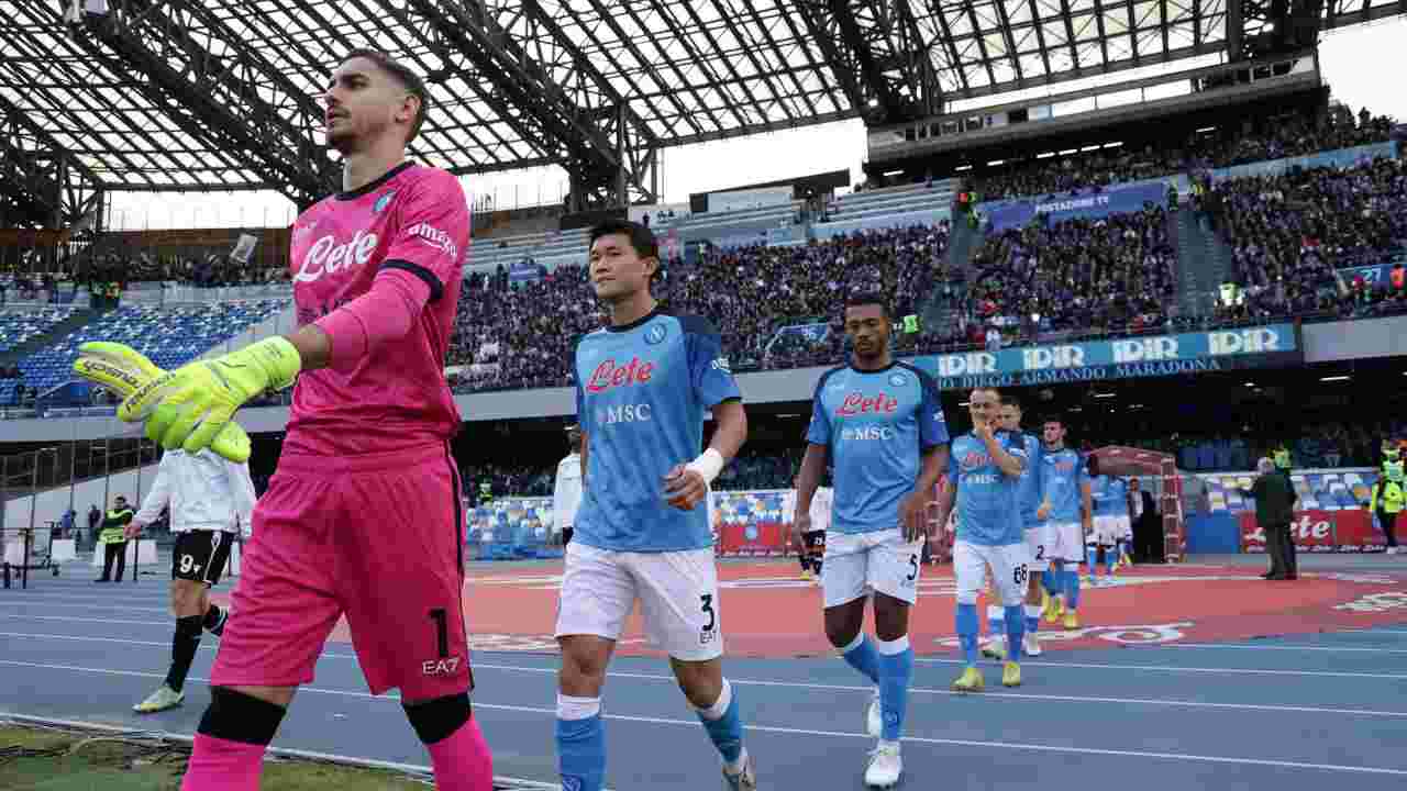 Napoli i giocatori entrano in campo