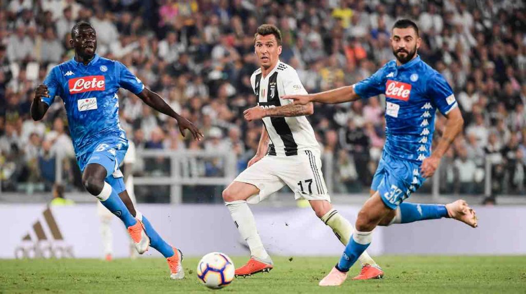 Napoli, Koulibaly e Albiol marcano Mandzukic