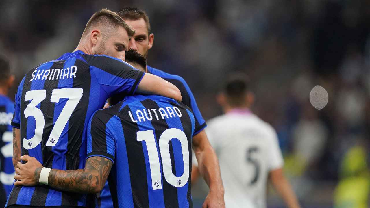 Skriniar e Lautaro Martinez festeggiano dopo un gol