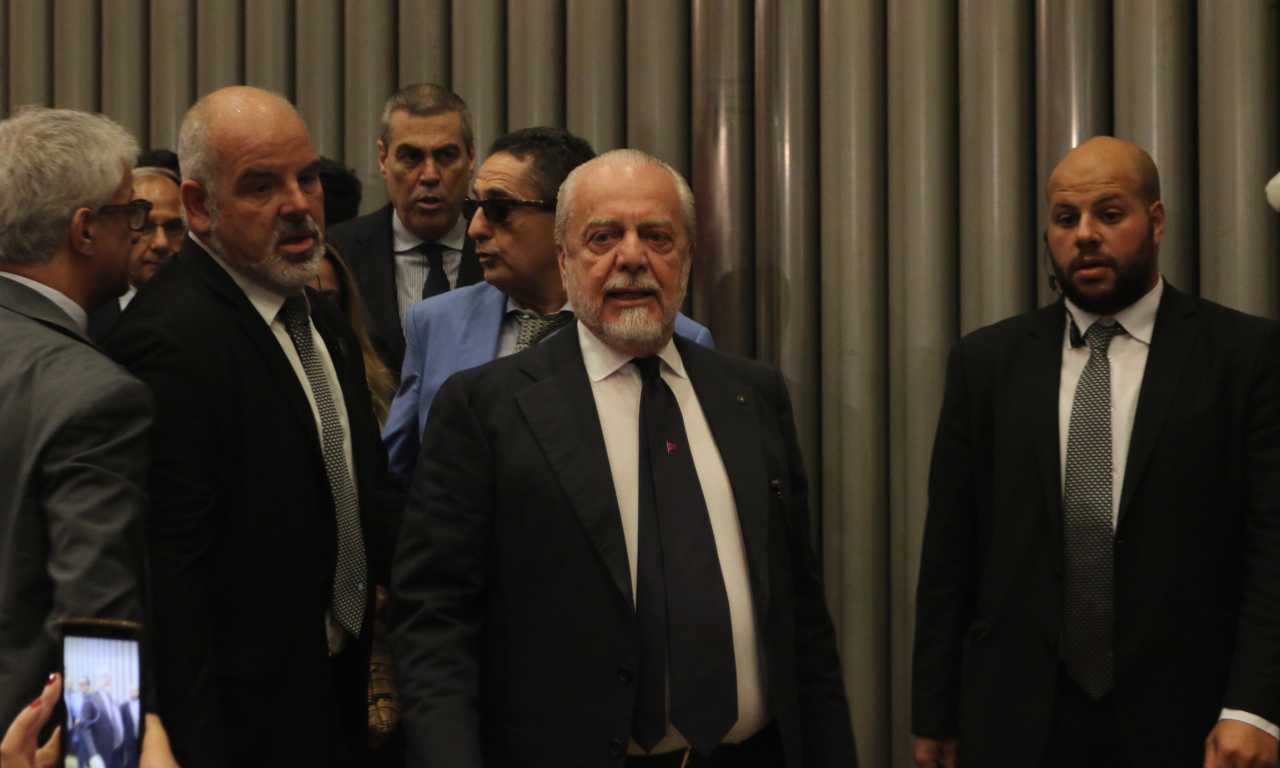 Napoli, De Laurentiis cammina