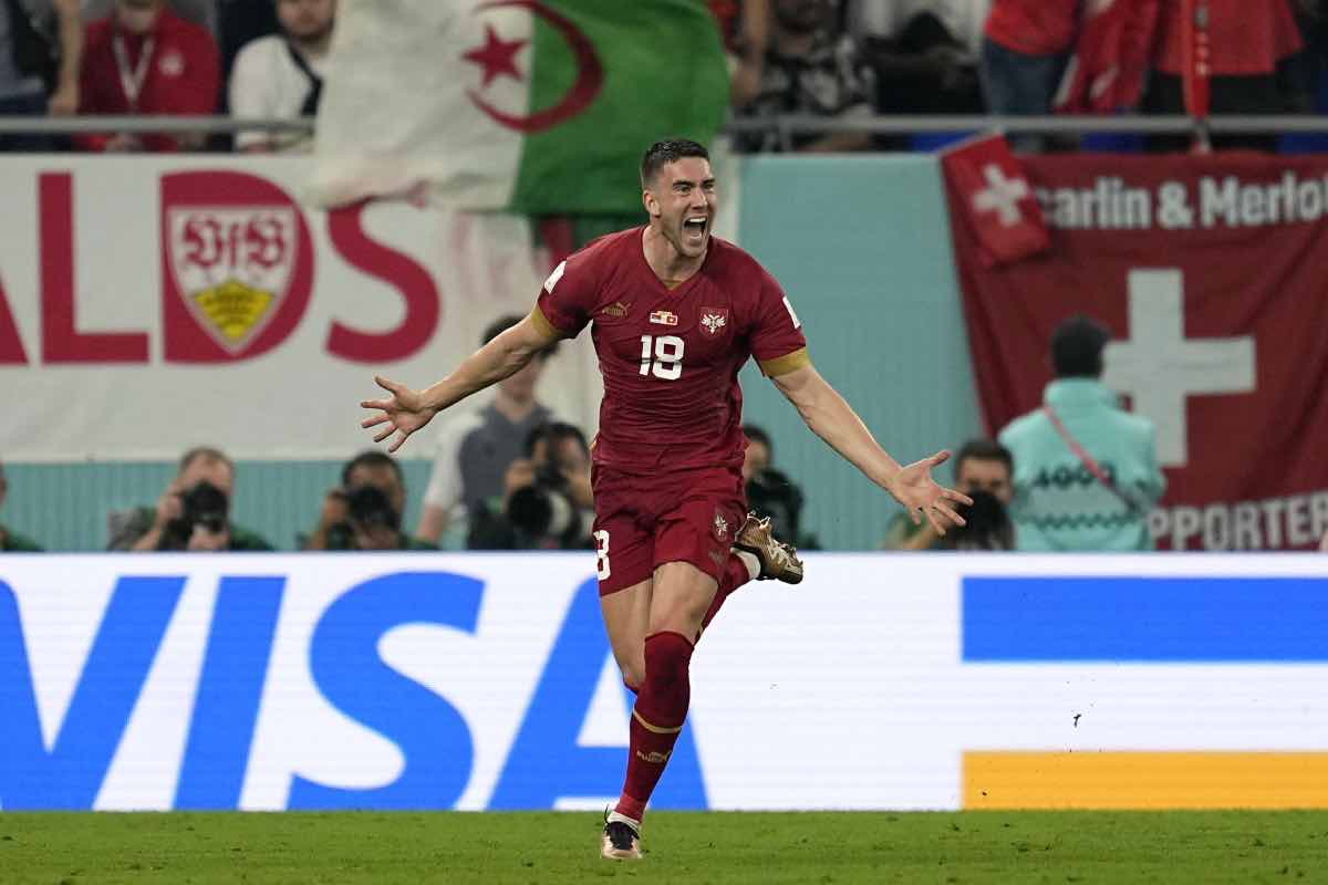 Dusan Vlahovic esulta al gol