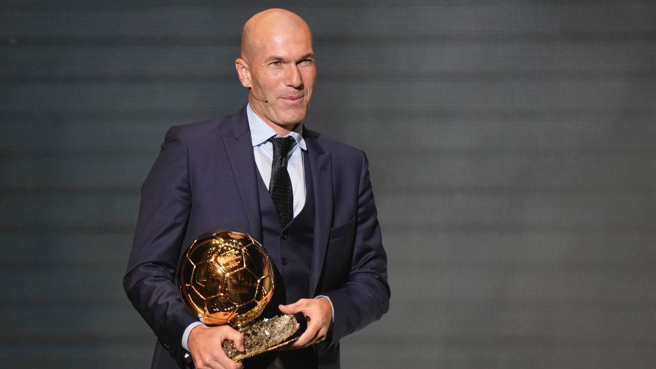 Zinedine Zidane sorridente