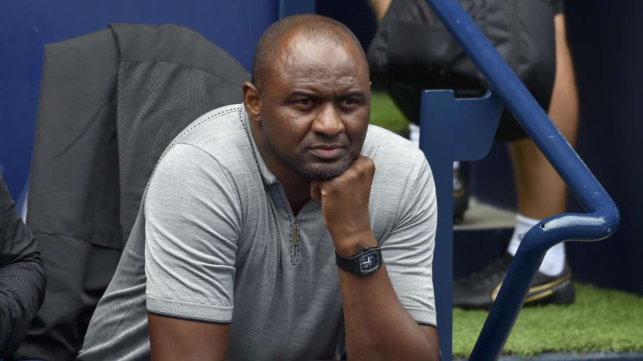 Patrick Vieira pensieroso
