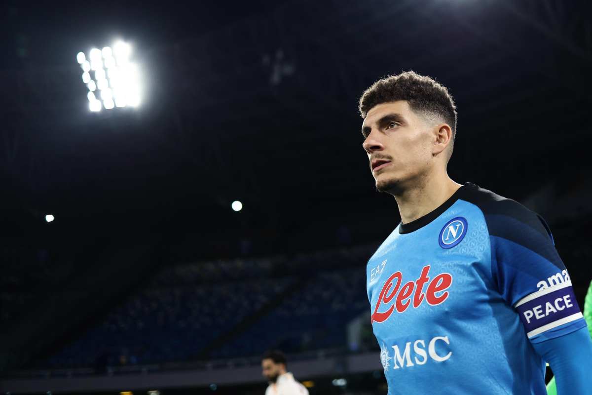 Di Lorenzo entra in campo Napoli