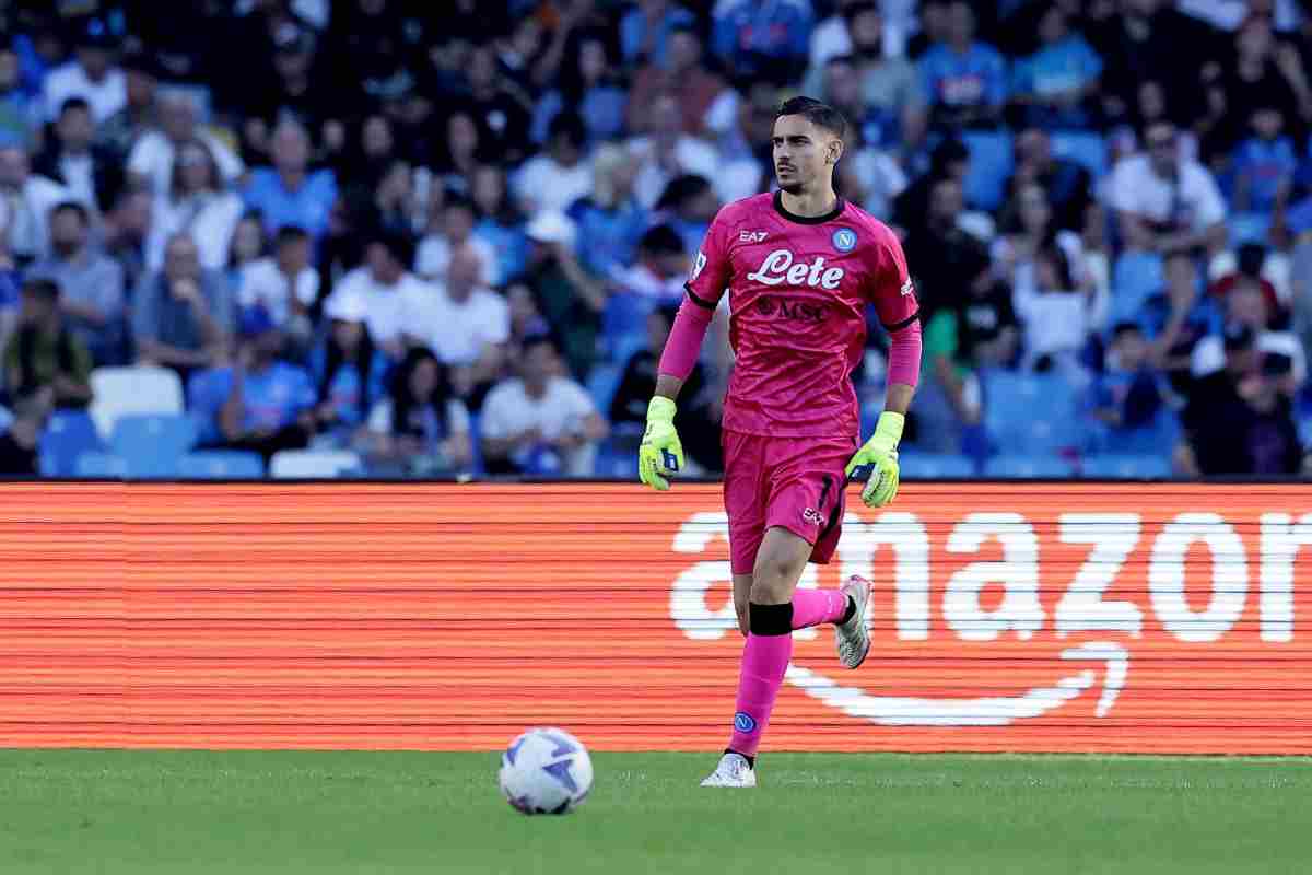 Meret in campo Napoli