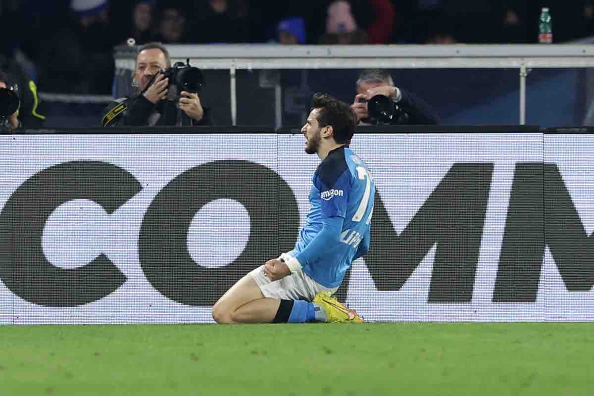 Kvaratskhelia festeggia il gol in Napoli-Juventus