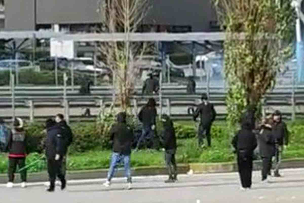 Scontri tifosi Roma e Napoli in autostrada