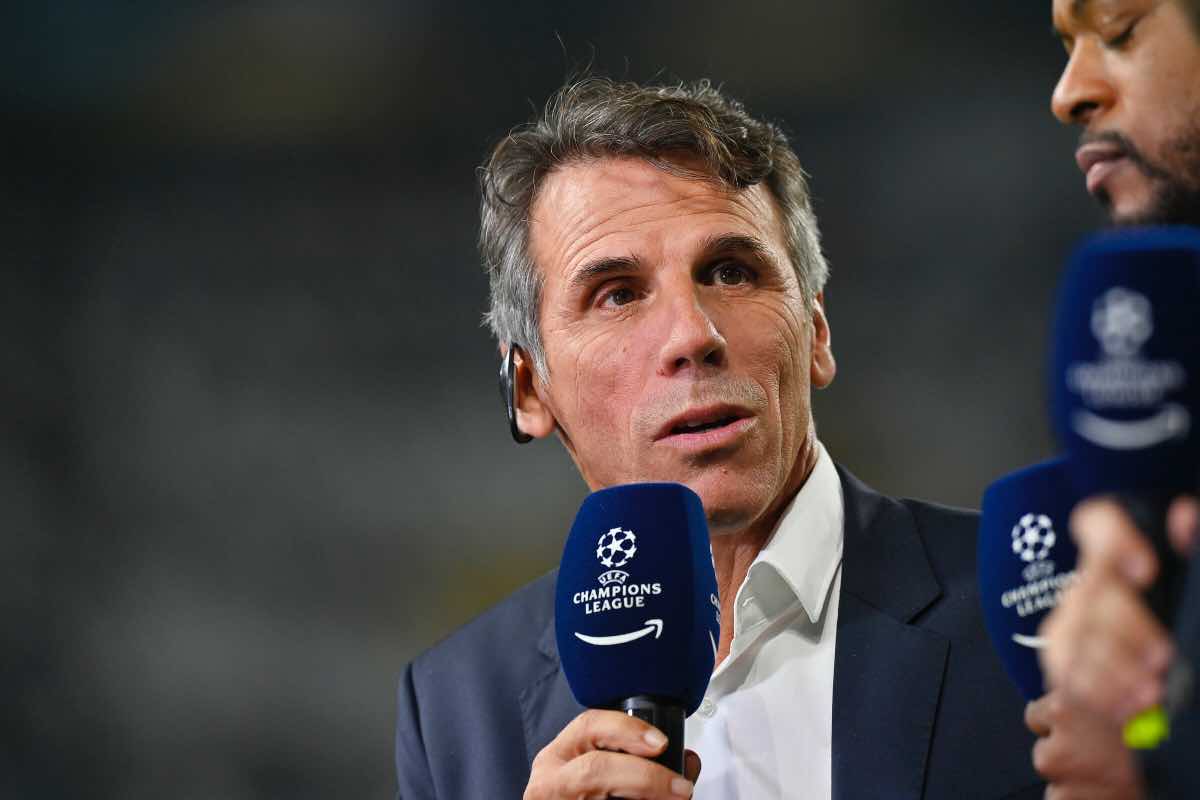 Zola in campo per presentare la Champions League