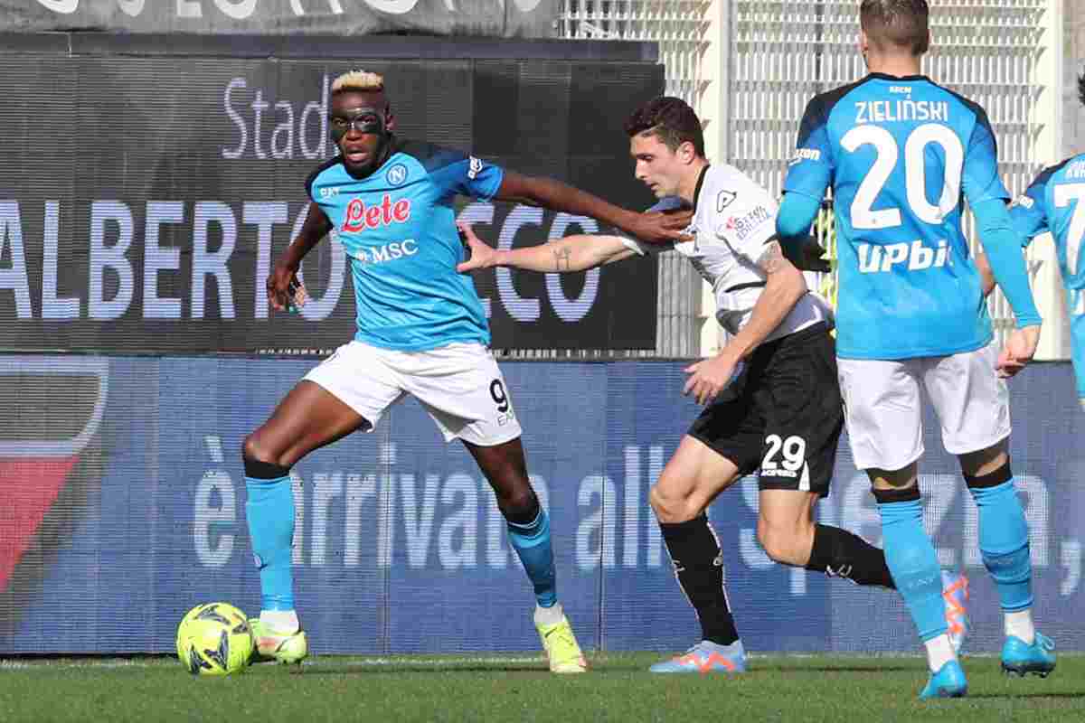 Caldara con Osimhen 