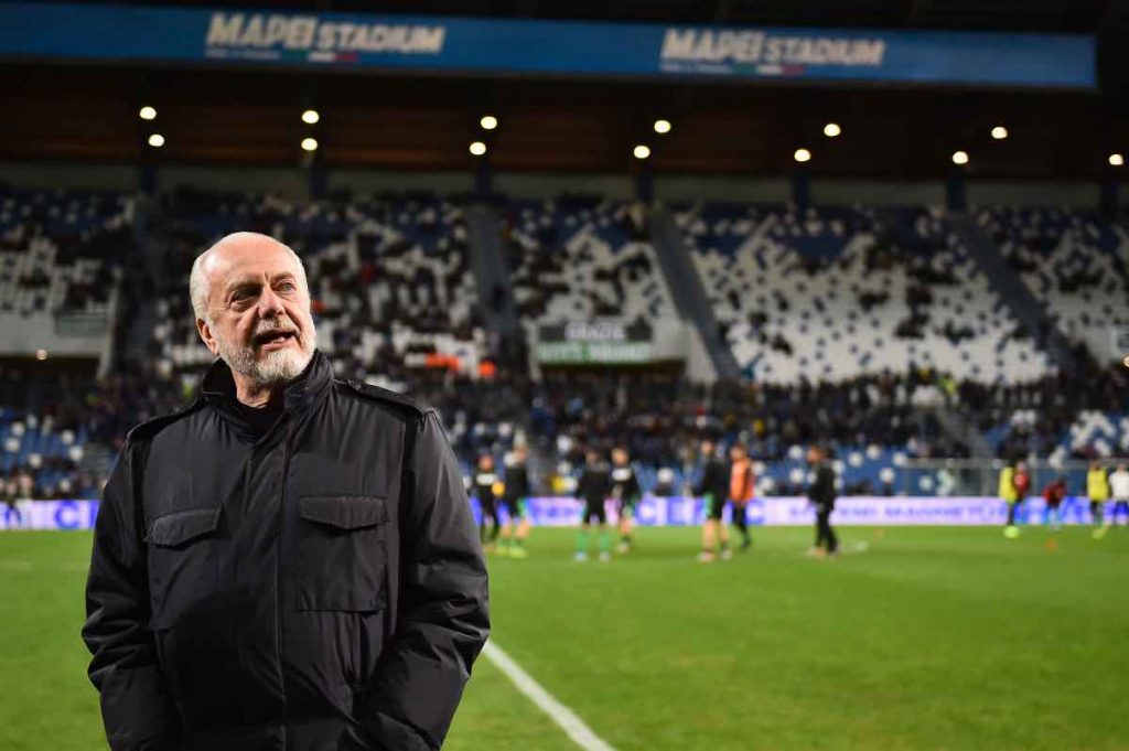 Napoli, De Laurentiis osserva