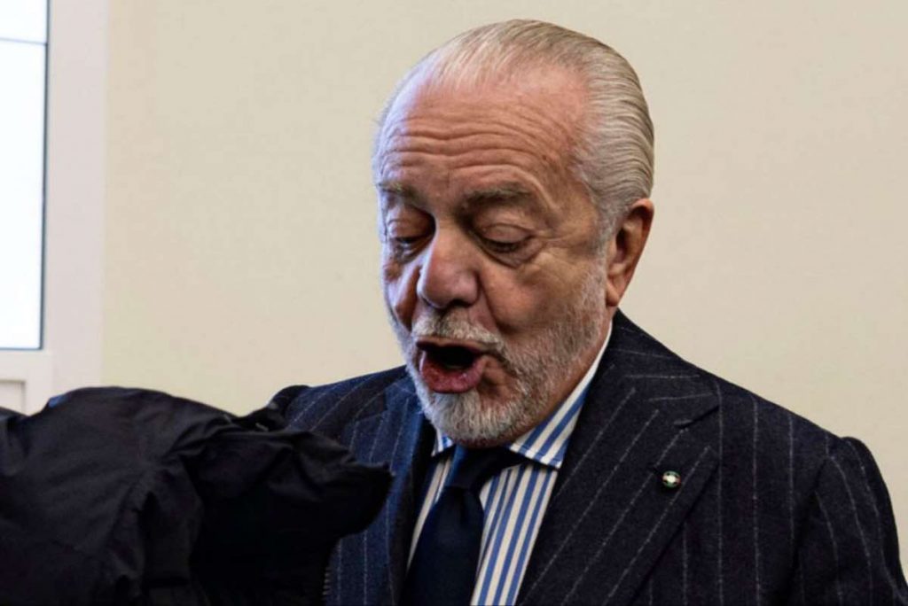 De Laurentiis sorride