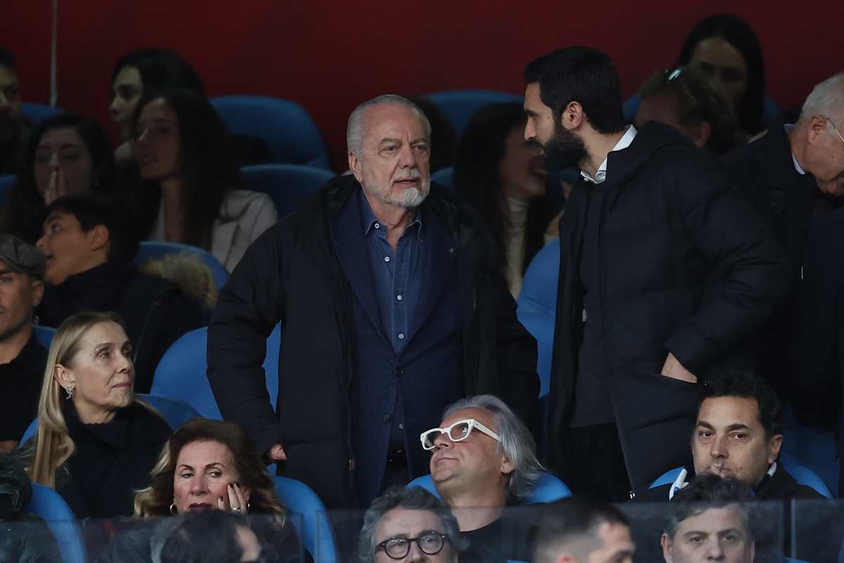 De Laurentiis sugli spalti Napoli