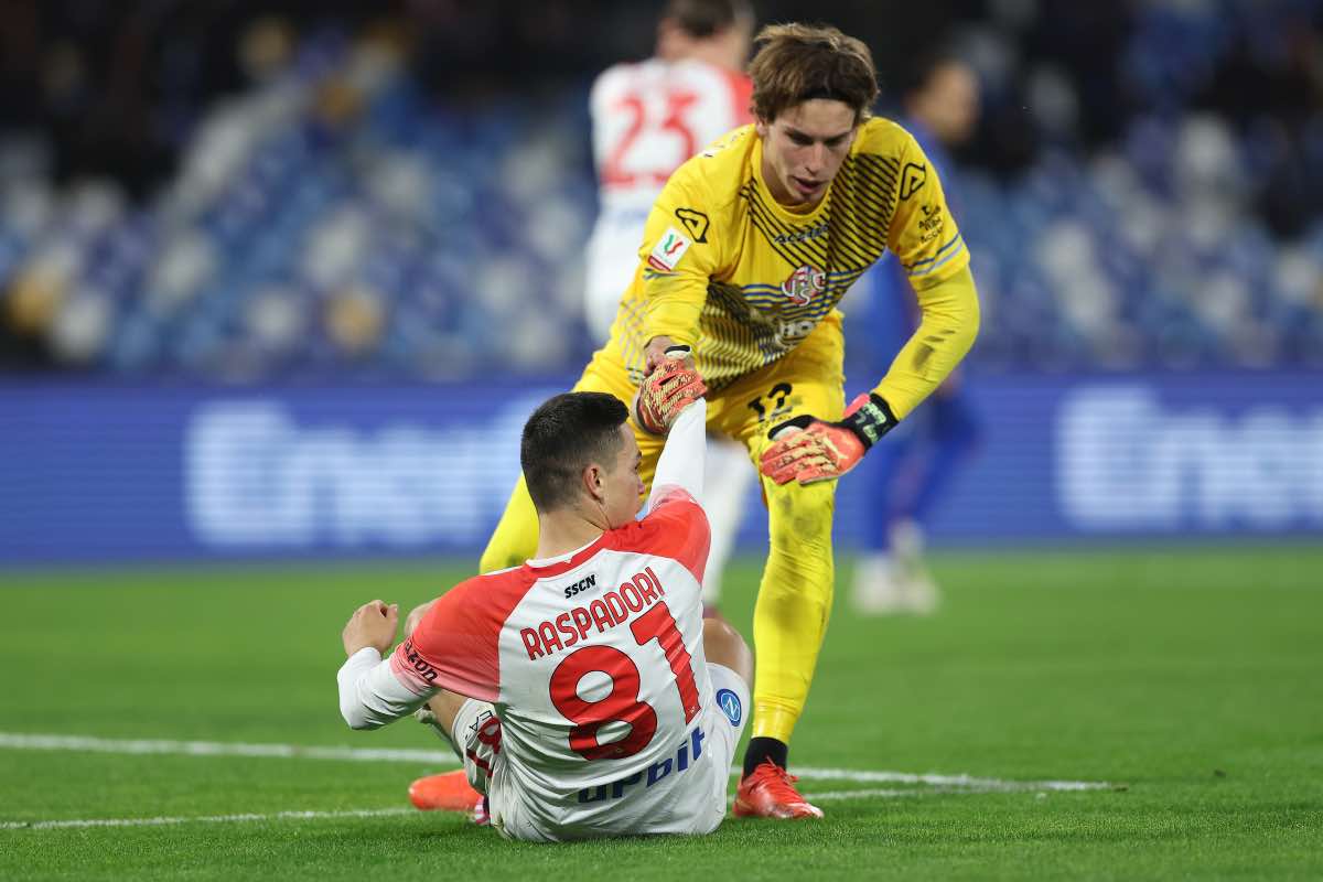 Giacomo Raspadori in campo col Napoli