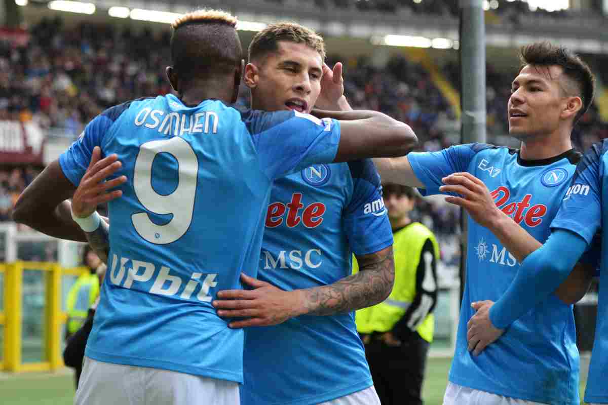 Torino-Napoli Osimhen esulta con i compagni