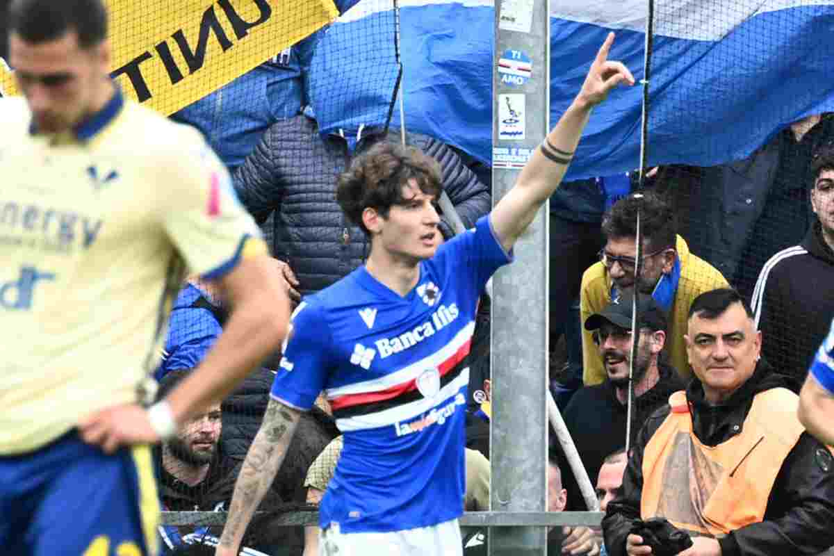 Zanoli indica in alto Sampdoria