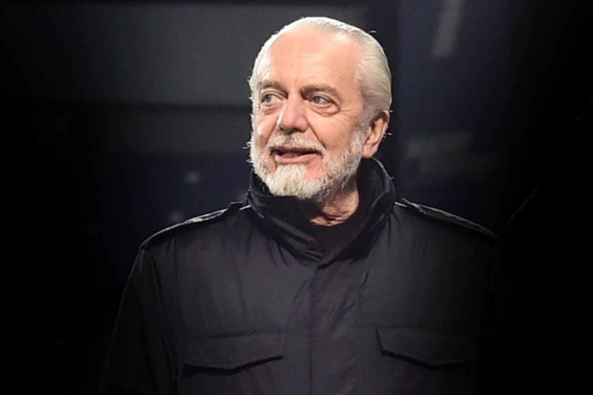 De Laurentiis sorridente: Osimhen sta bene in azzurro, su di lui ci sono United, Bayern e Chelsea 