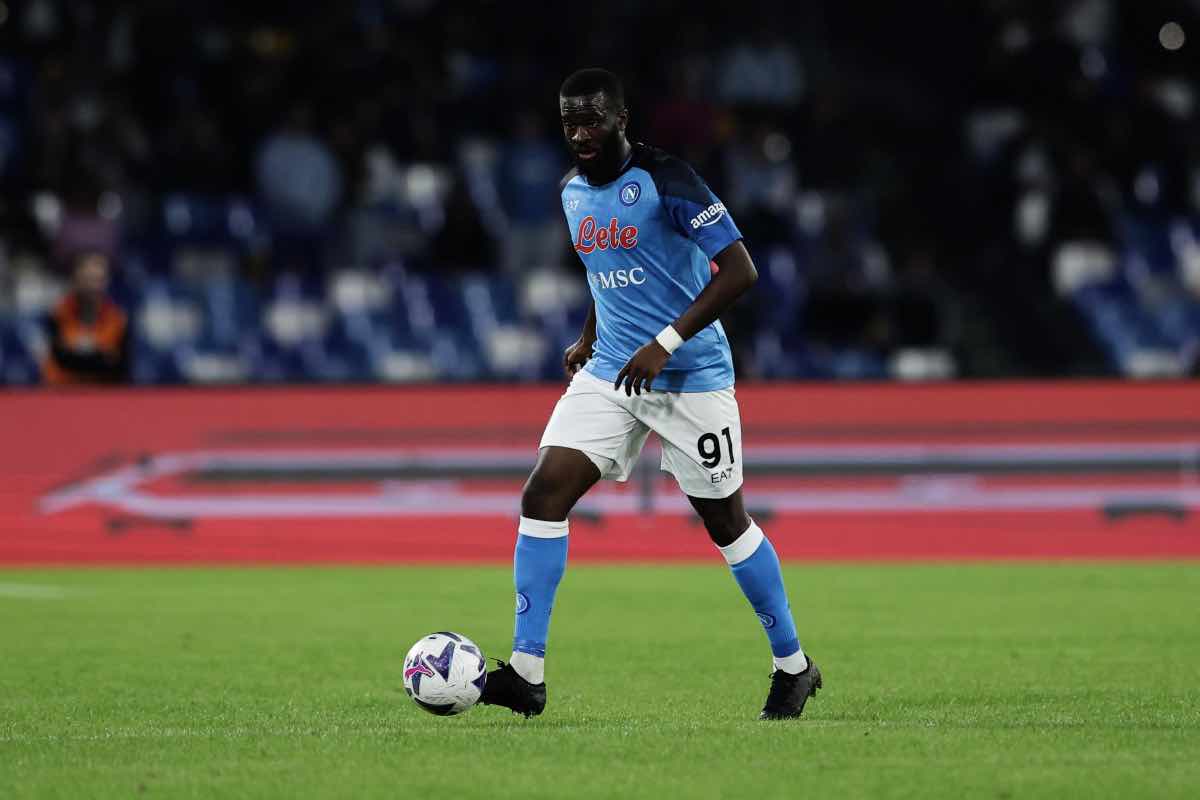 Nbomele ammonizione salta Napoli Verona