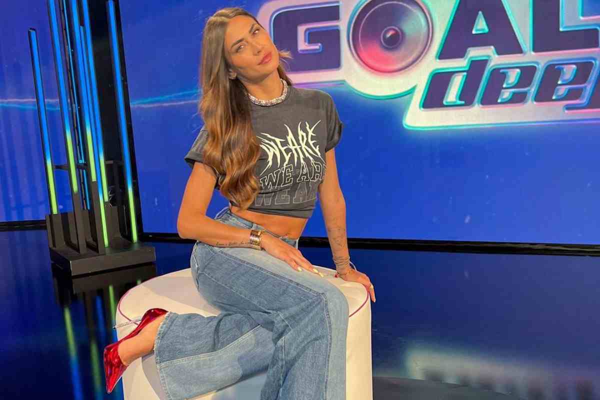 Melissa Satta più bella che mai negli studi di Sky