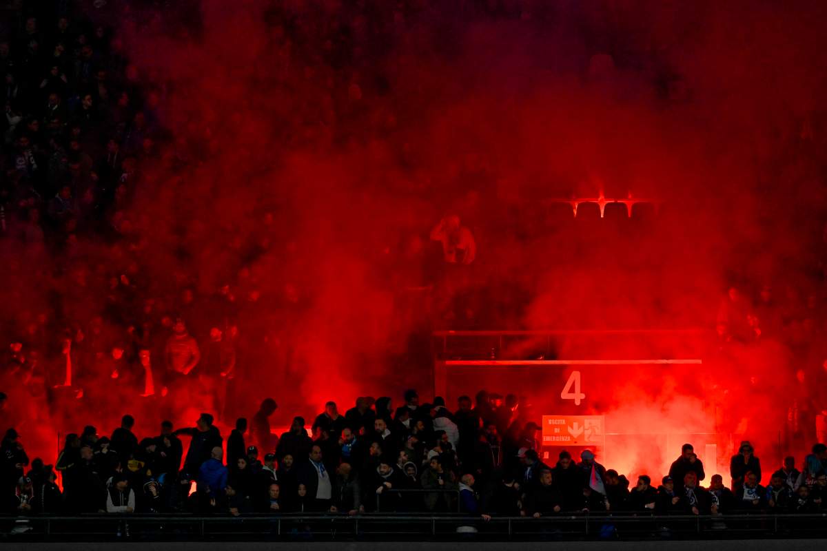 Tifosi Napoli presenti pure a San Siro nella gara di Champions contro il Milan 