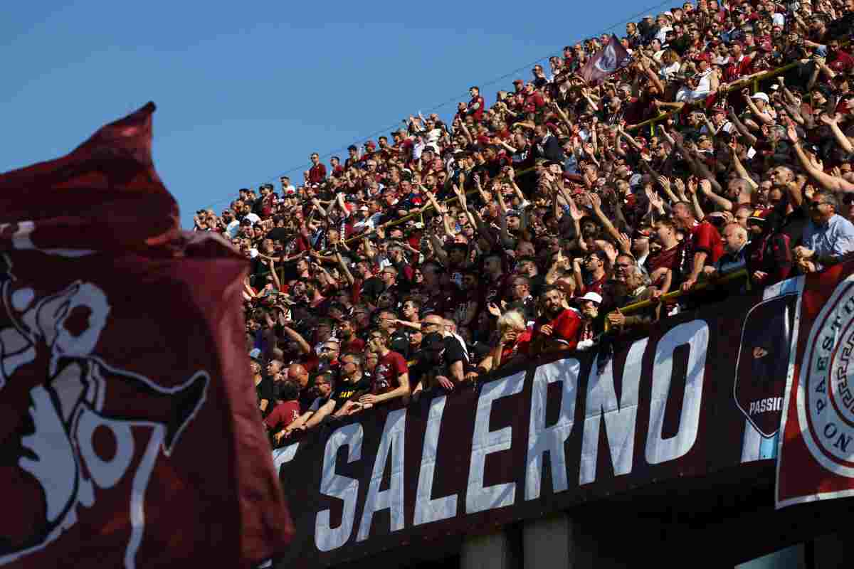 Tifosi Salernitana all'Arechi 