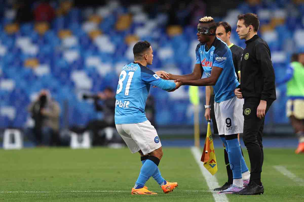 Victor Osimhen entra in campo