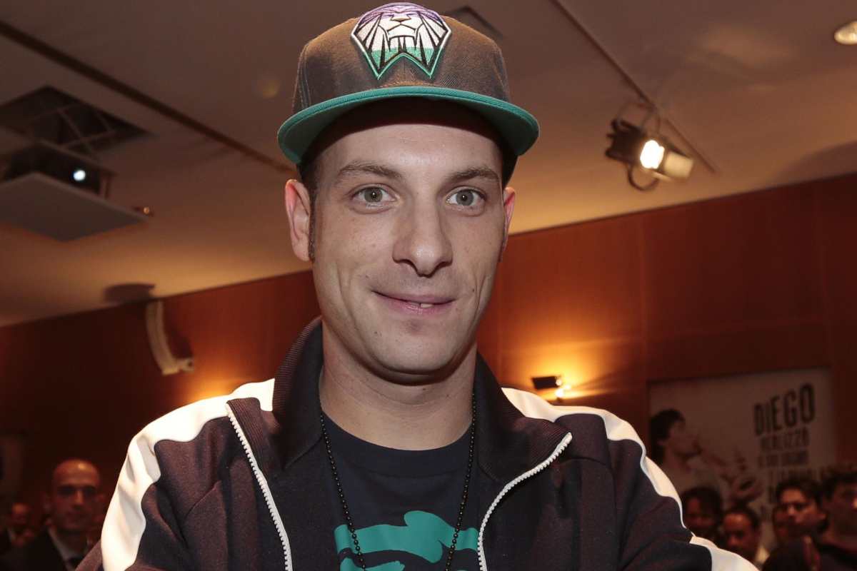 Clementino si esibirà sul palco organizzato al Maradona insieme ad altri artisti 