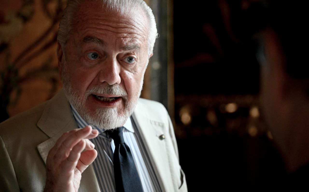 De Laurentiis pensieroso